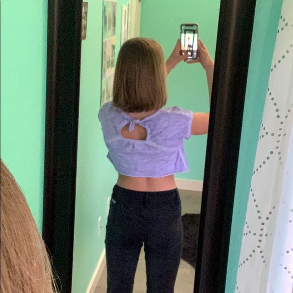 Cute crop top ❤️ - Picture 2 of 2